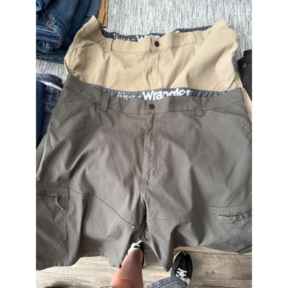 Lot of 2 Wrangler‎ ATG All Terrain Gear Mens Shorts 42 Khaki Grey 112316187